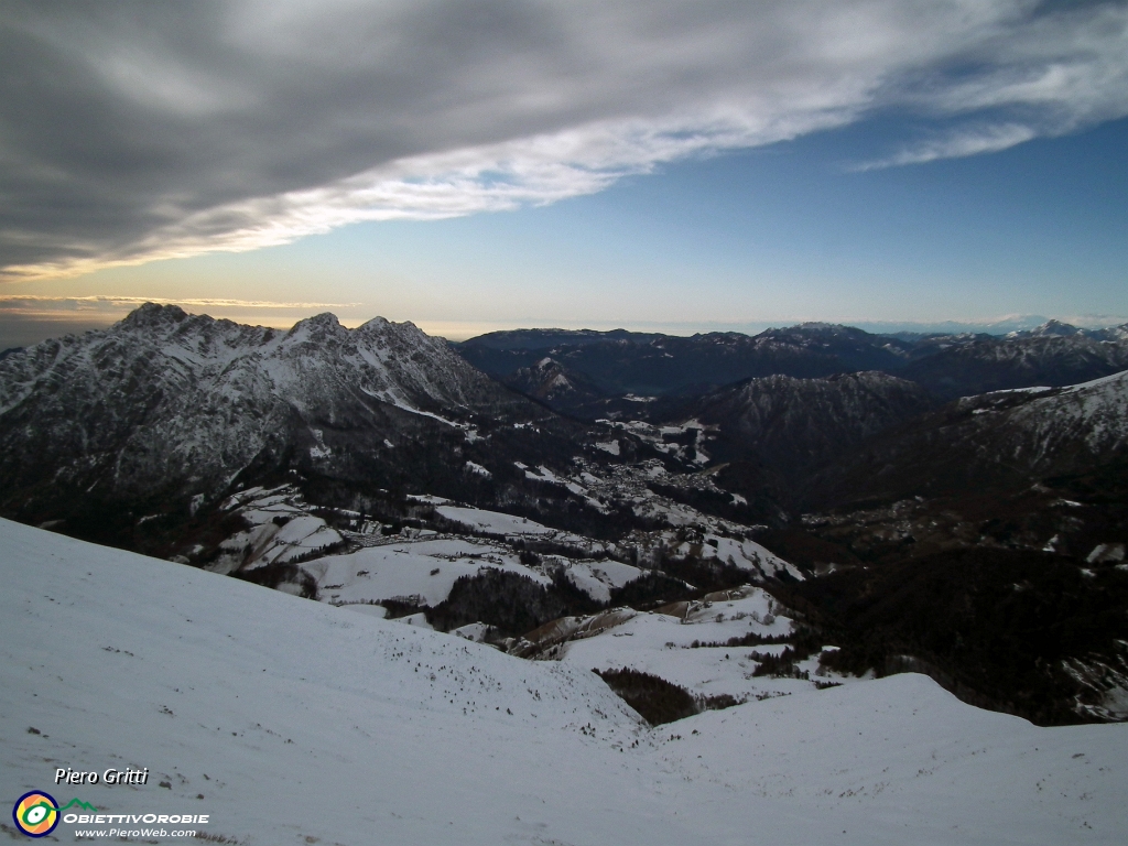 49 vista sulla conca di Oltre il Colle.JPG